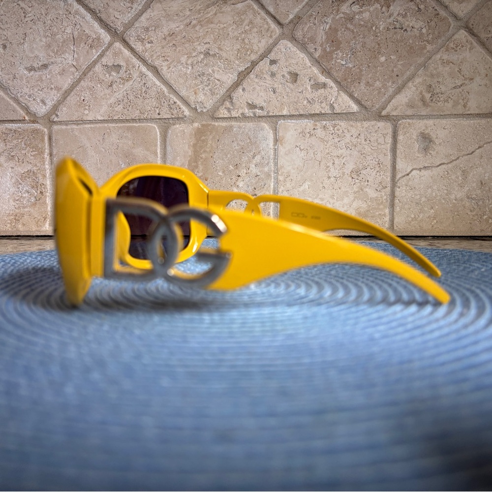 Yellow Oversized Sunglasses - Picture 11 of 15